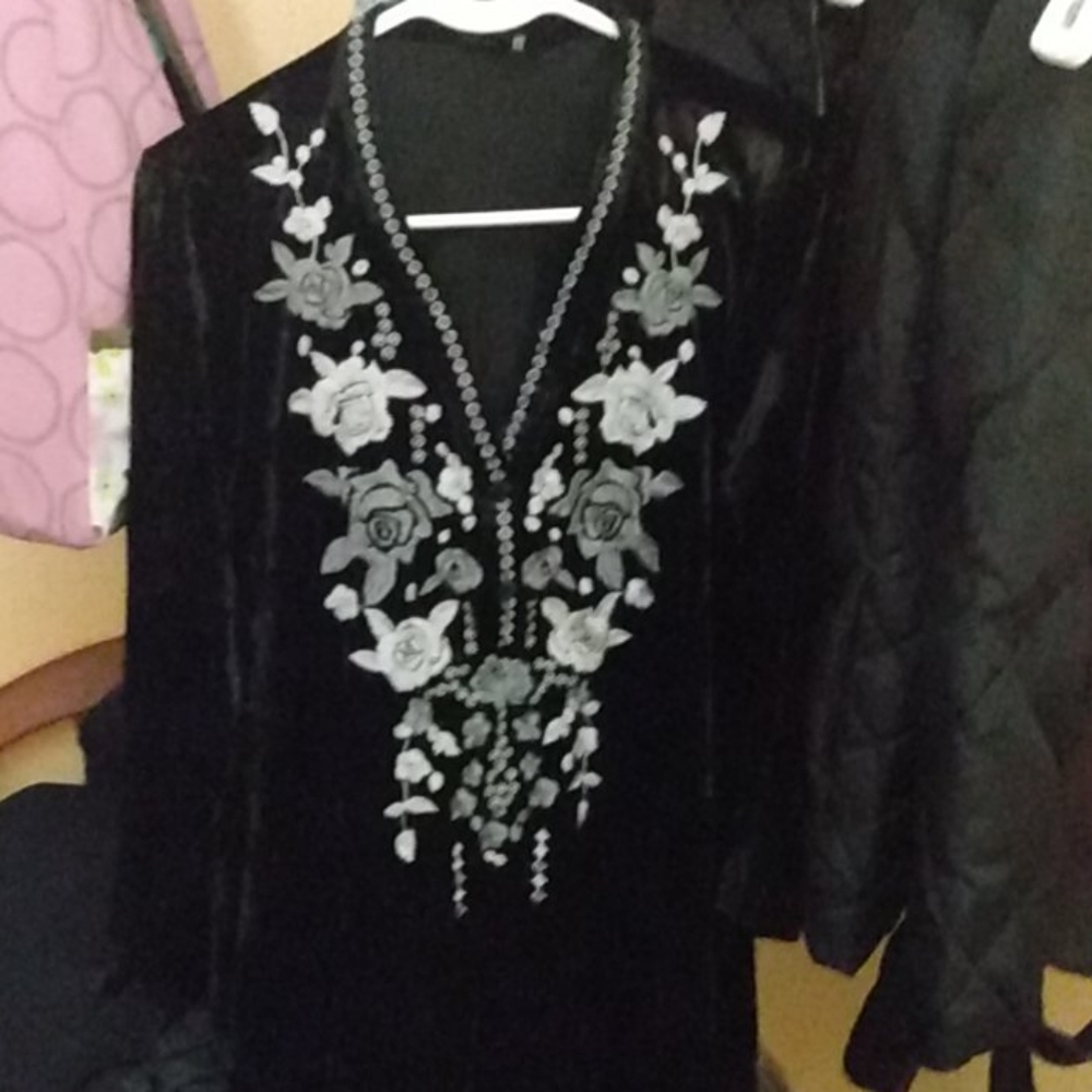 Andree by Unit Black Velvet embroidered Tunic